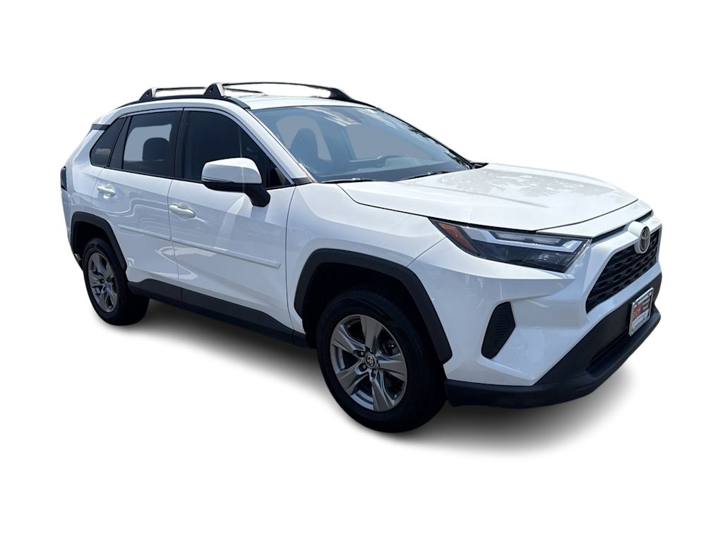 Thumbnail: 2022 Toyota RAV4 - 17