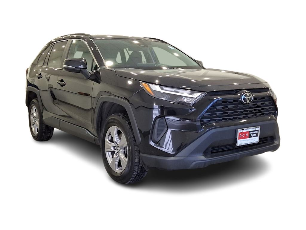 2022 Toyota RAV4 XLE 18