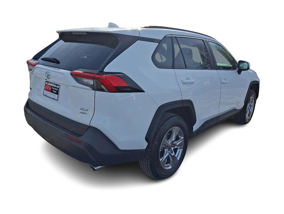 2022 Toyota RAV4 XLE 16