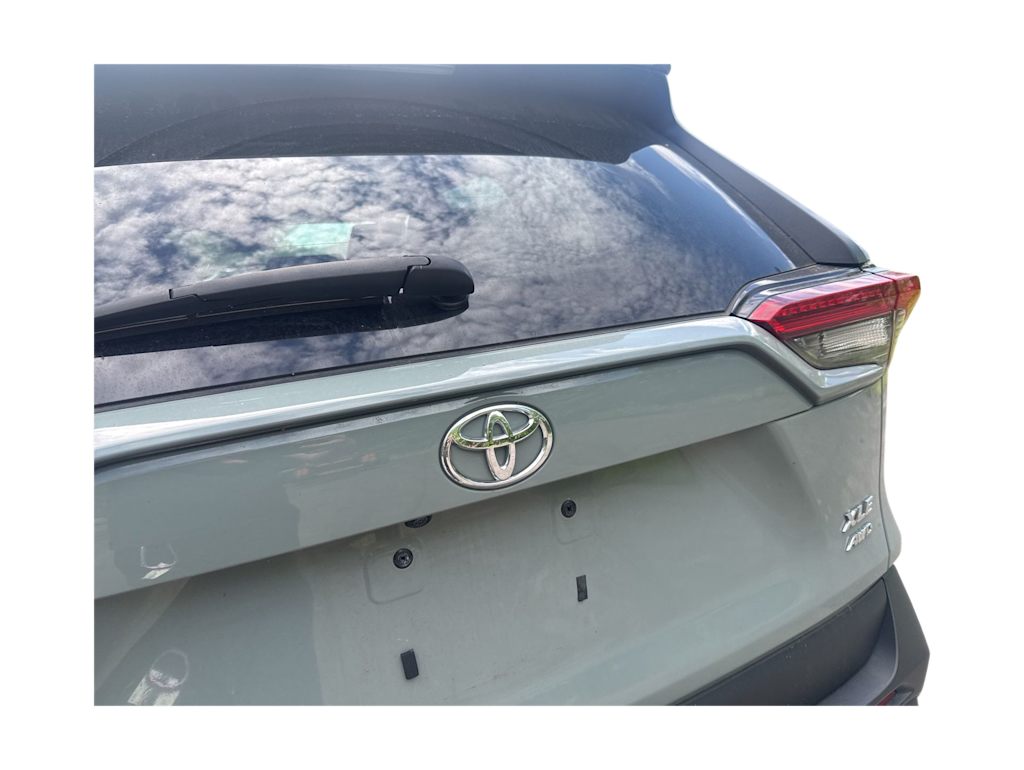 Thumbnail: 2023 Toyota RAV4 - 21