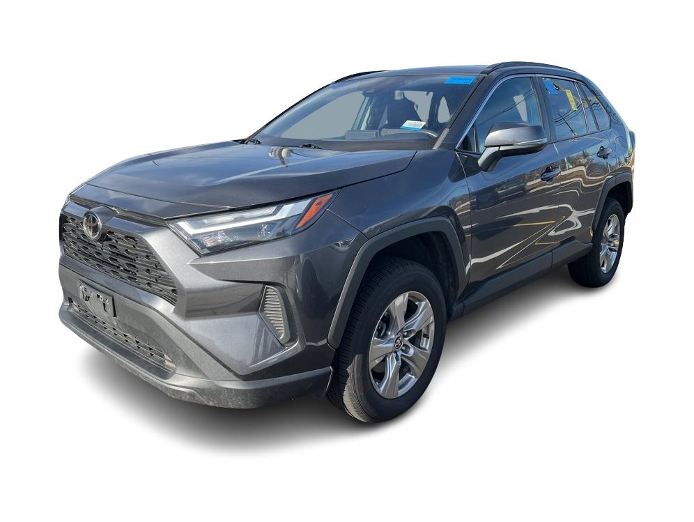 2022 Toyota RAV4 XLE 2