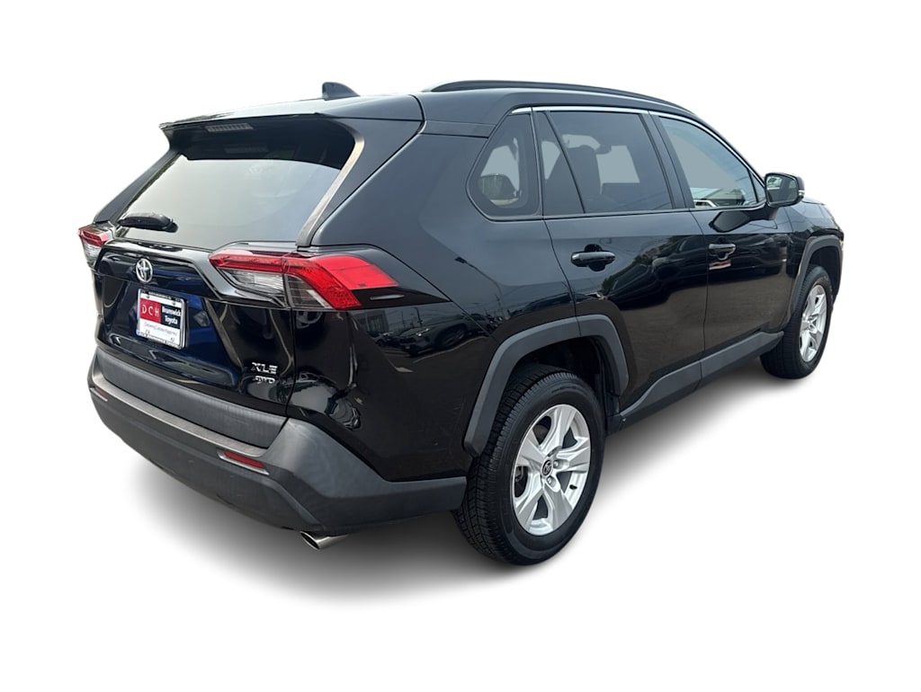 Thumbnail: 2021 Toyota RAV4 - 18