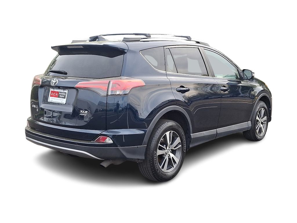 2017 Toyota RAV4 XLE 18