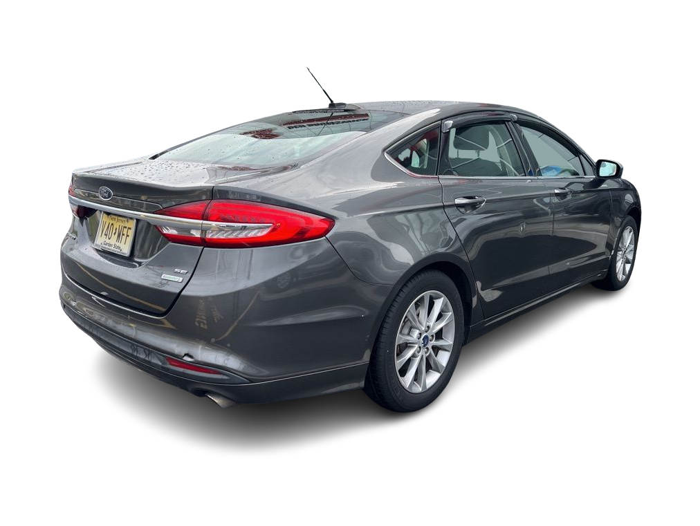 Thumbnail: 2017 Ford Fusion - 11