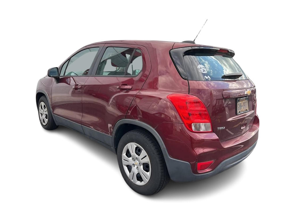 Thumbnail: 2017 Chevrolet Trax - 3