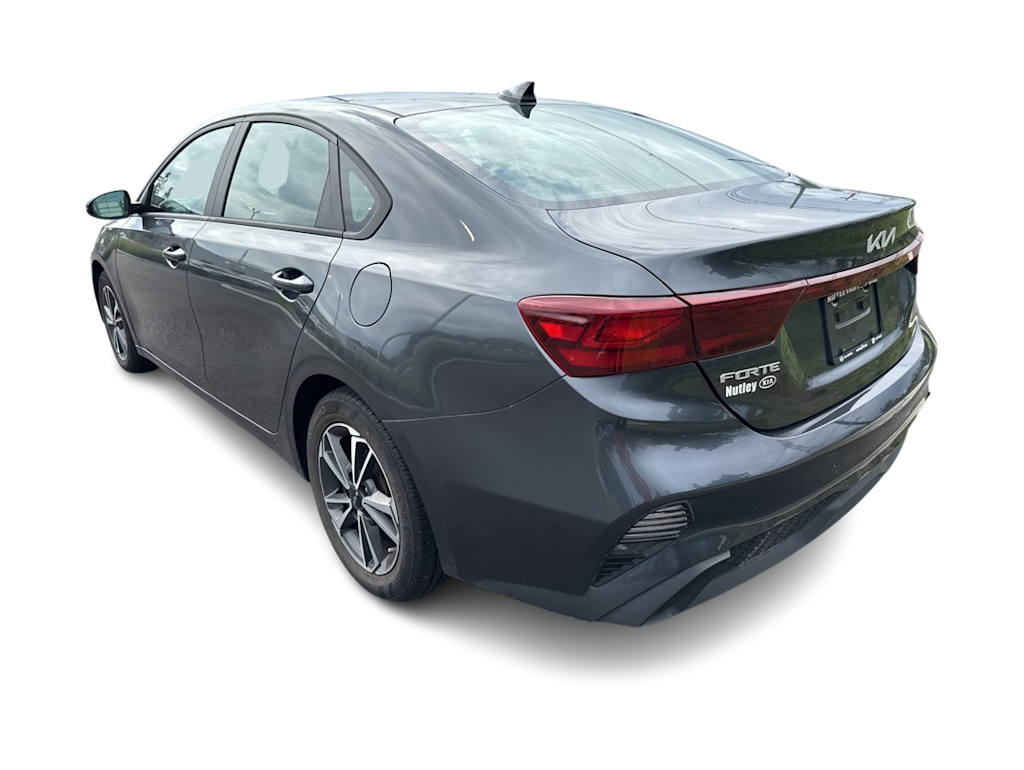 Thumbnail: 2023 Kia Forte - 3
