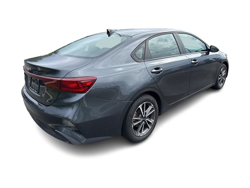 Thumbnail: 2023 Kia Forte - 18