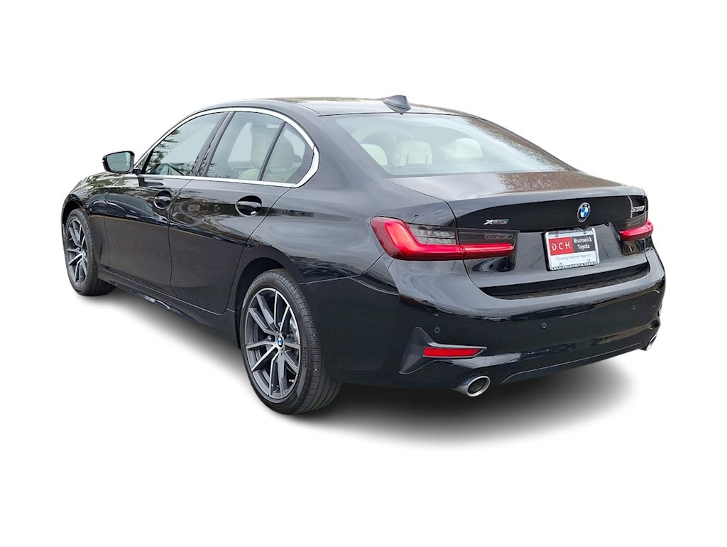 2022 BMW 3 Series 330xi 4