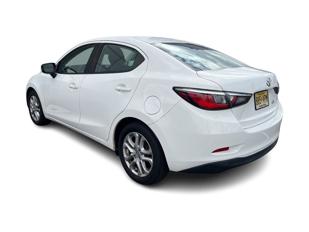 Thumbnail: 2018 Toyota Yaris iA - 3