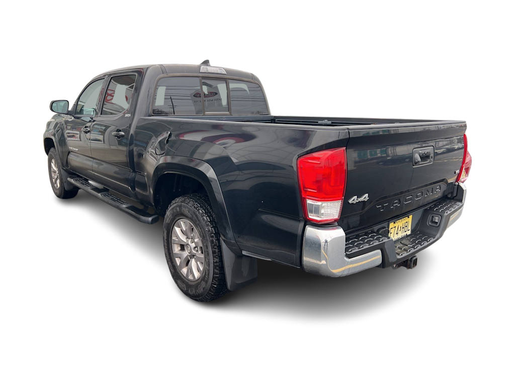 Thumbnail: 2017 Toyota Tacoma - 3