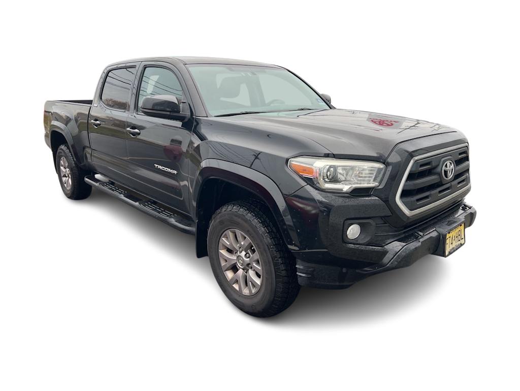 Thumbnail: 2017 Toyota Tacoma - 11