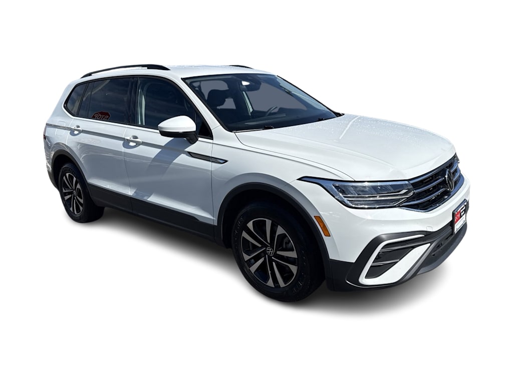 Thumbnail: 2023 Volkswagen Tiguan - 17