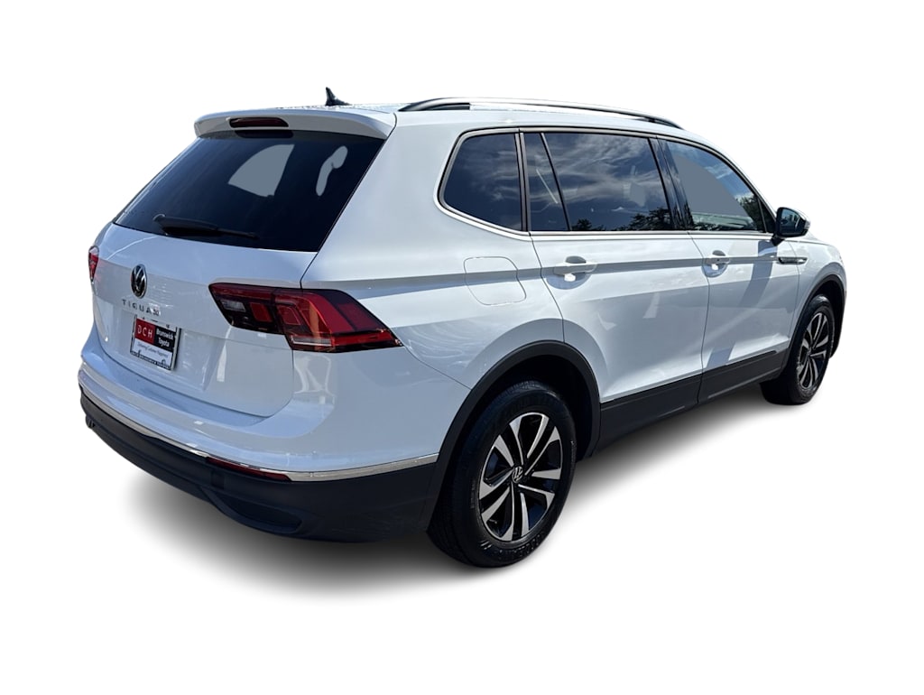 Thumbnail: 2023 Volkswagen Tiguan - 18