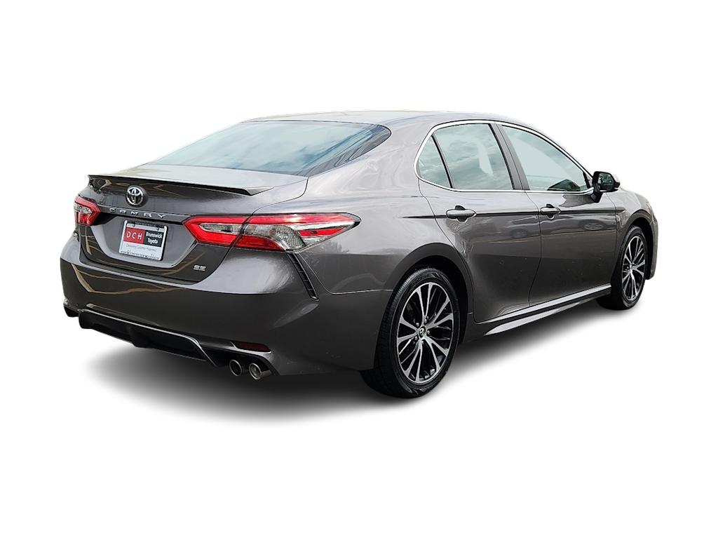 2018 Toyota Camry SE 18