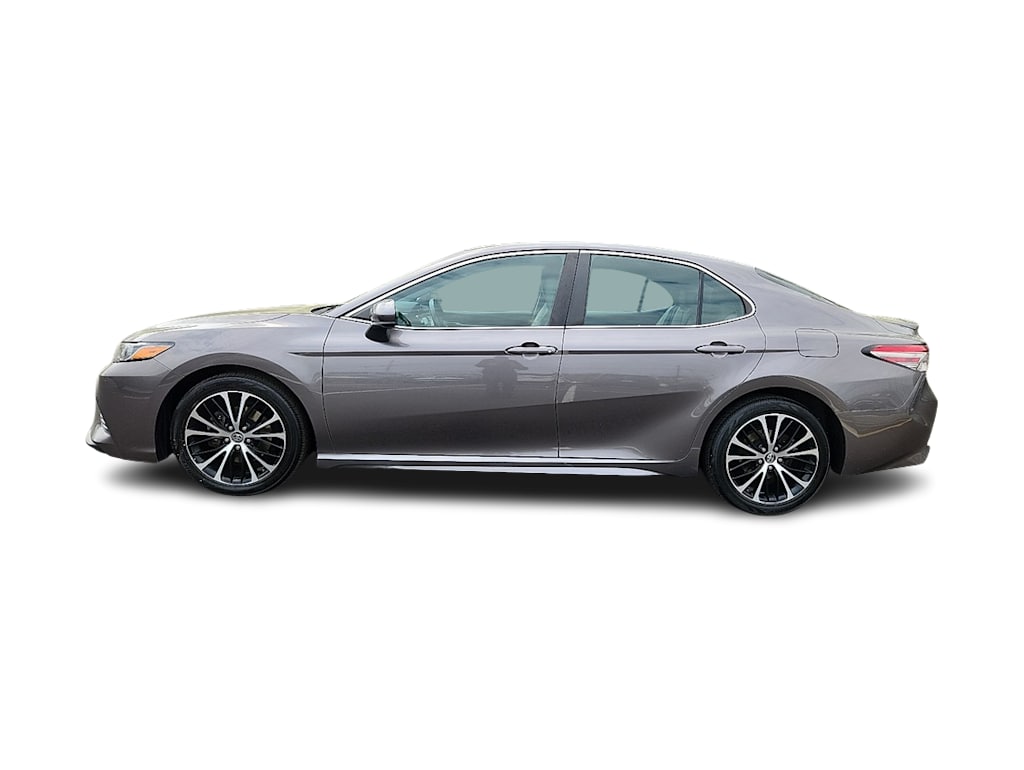 2018 Toyota Camry SE 3