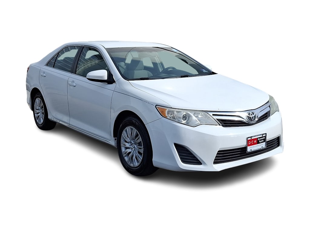 2012 Toyota Camry LE 14