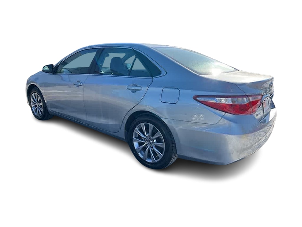 2017 Toyota Camry XLE 3