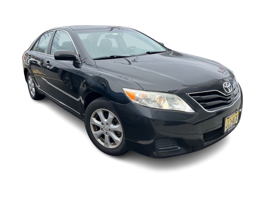 2011 Toyota Camry LE 10