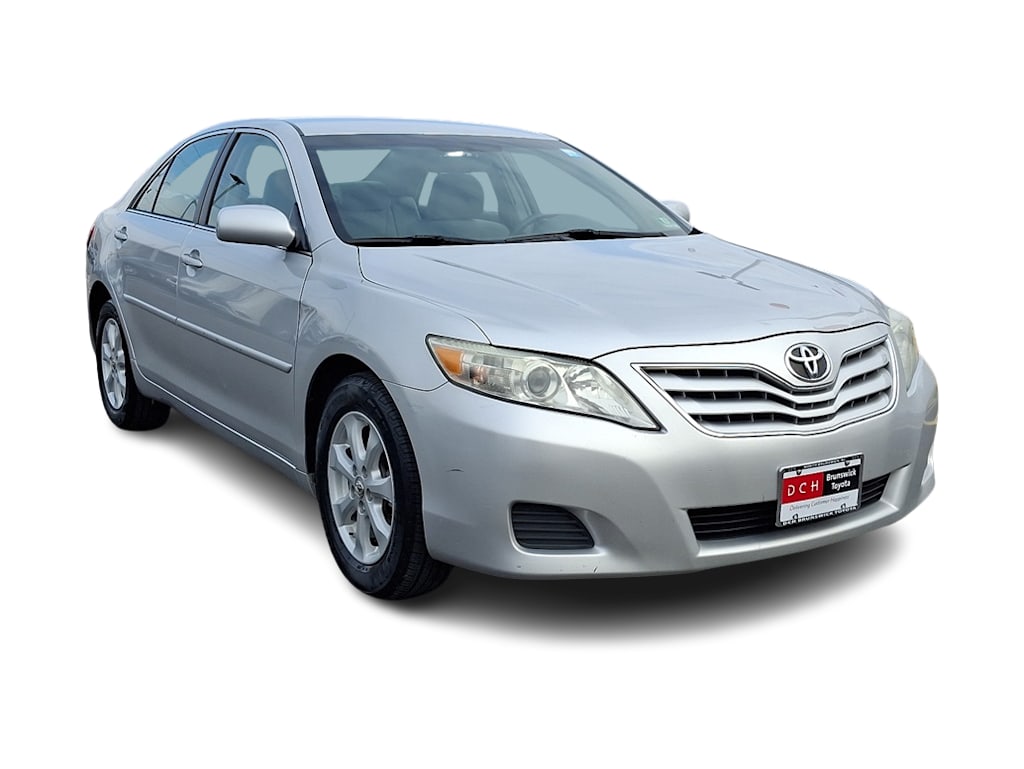 2011 Toyota Camry LE 19