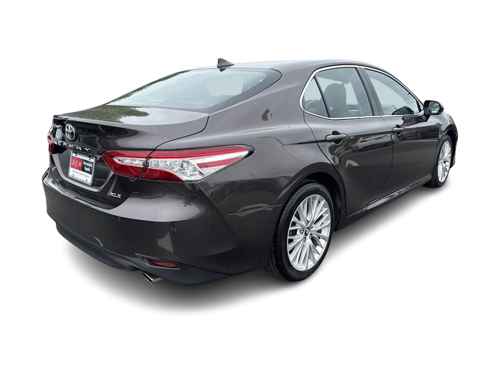 Thumbnail: 2020 Toyota Camry - 16