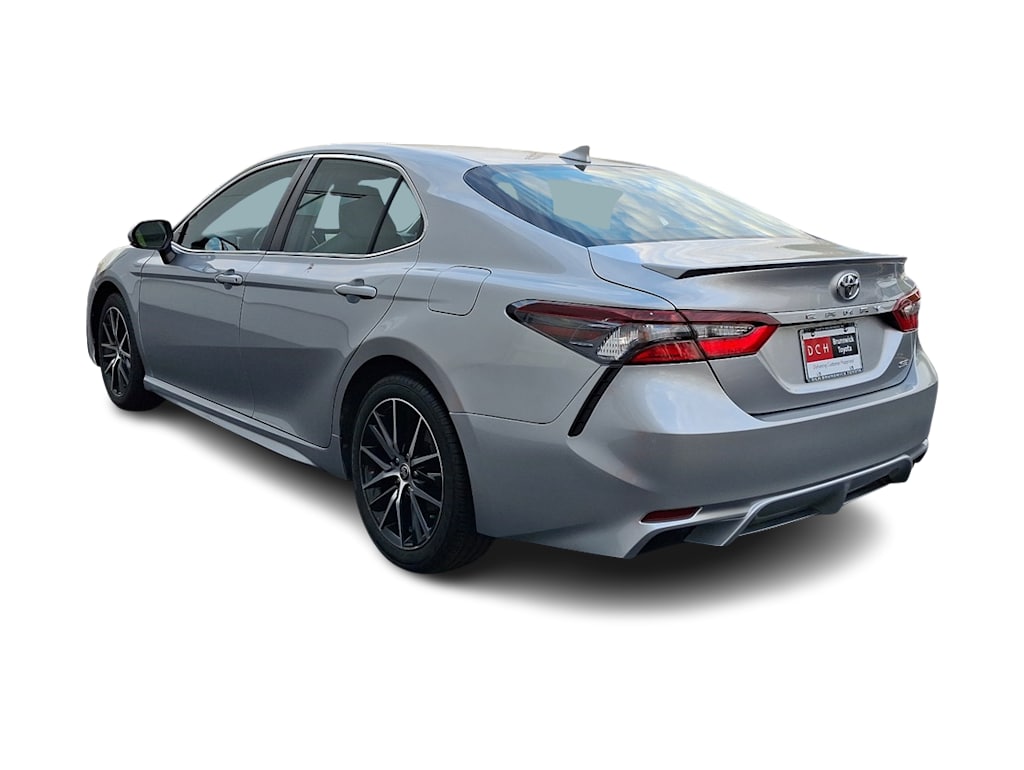 2022 Toyota Camry SE 3