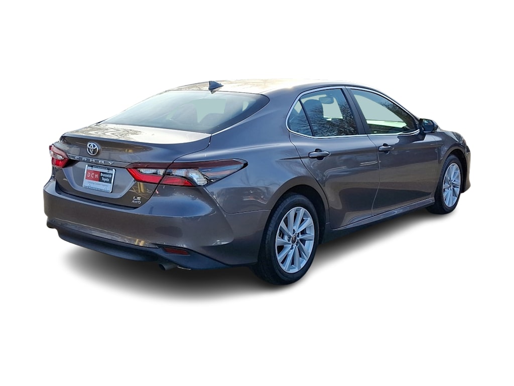 2022 Toyota Camry LE 17