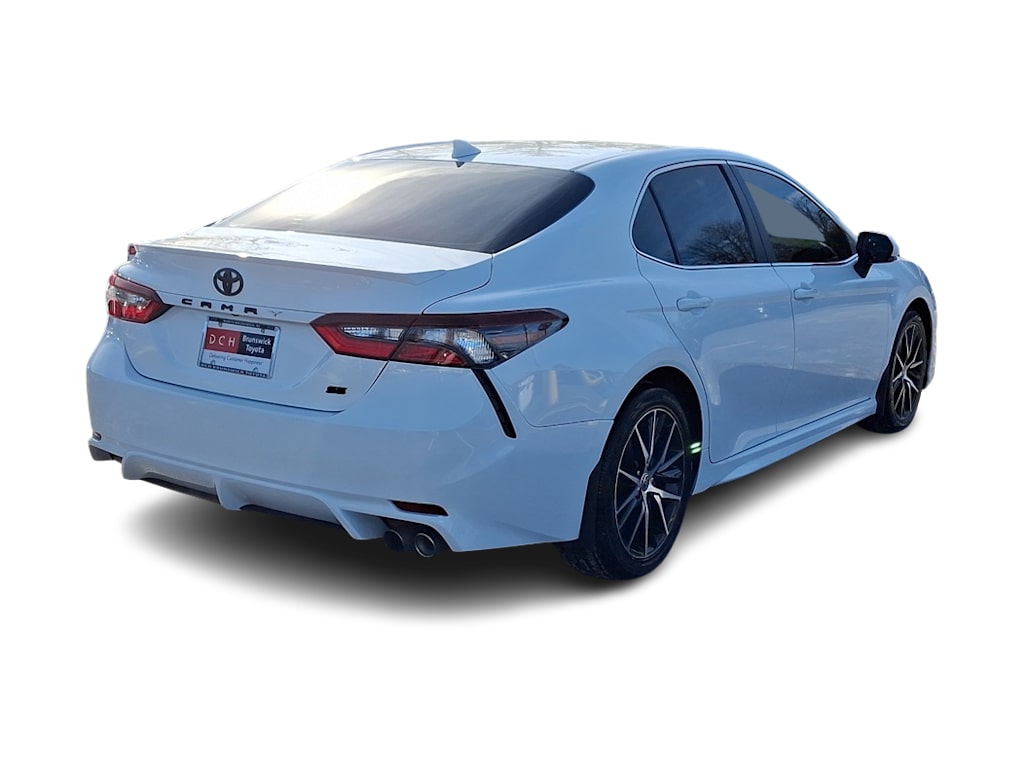 2022 Toyota Camry SE 16