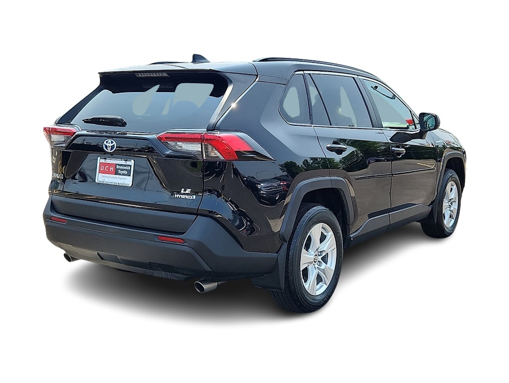 2021 Toyota RAV4 LE 18