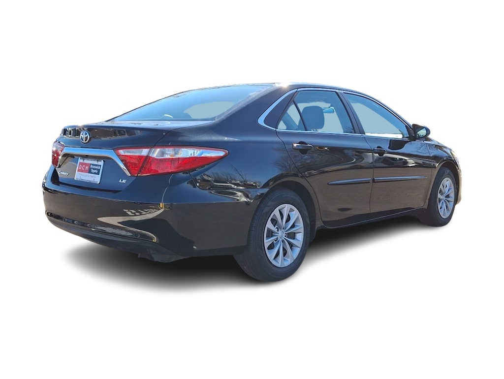 2016 Toyota Camry LE 17