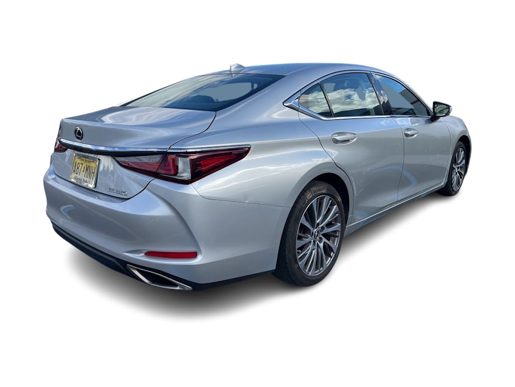 Thumbnail: 2020 Lexus ES - 11