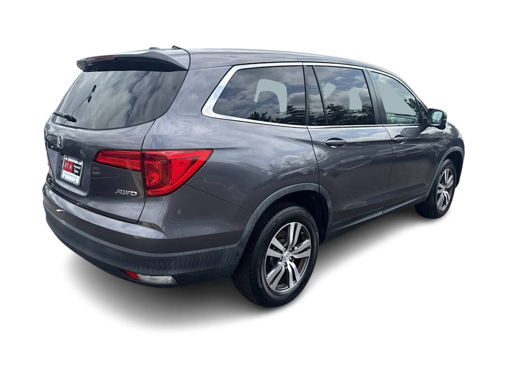 Thumbnail: 2017 Honda Pilot - 18