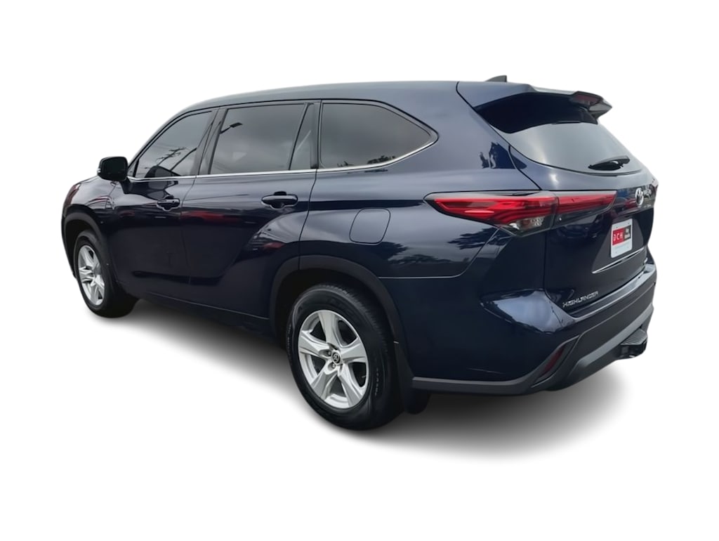Thumbnail: 2022 Toyota Highlander - 4