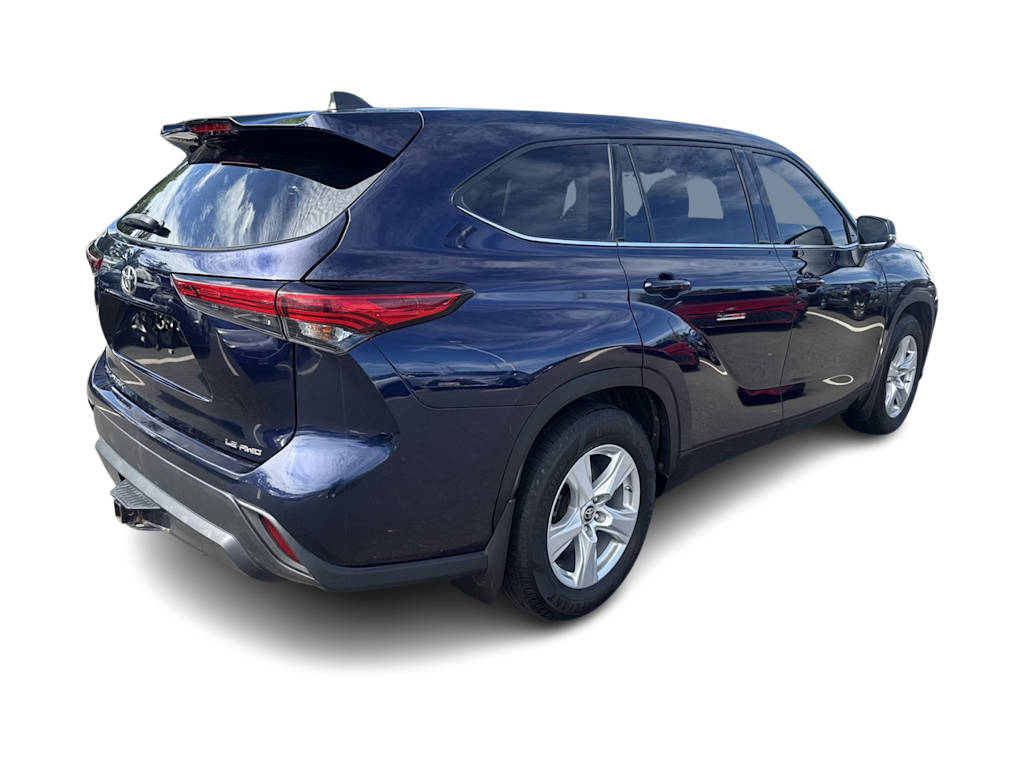 Thumbnail: 2022 Toyota Highlander - 18