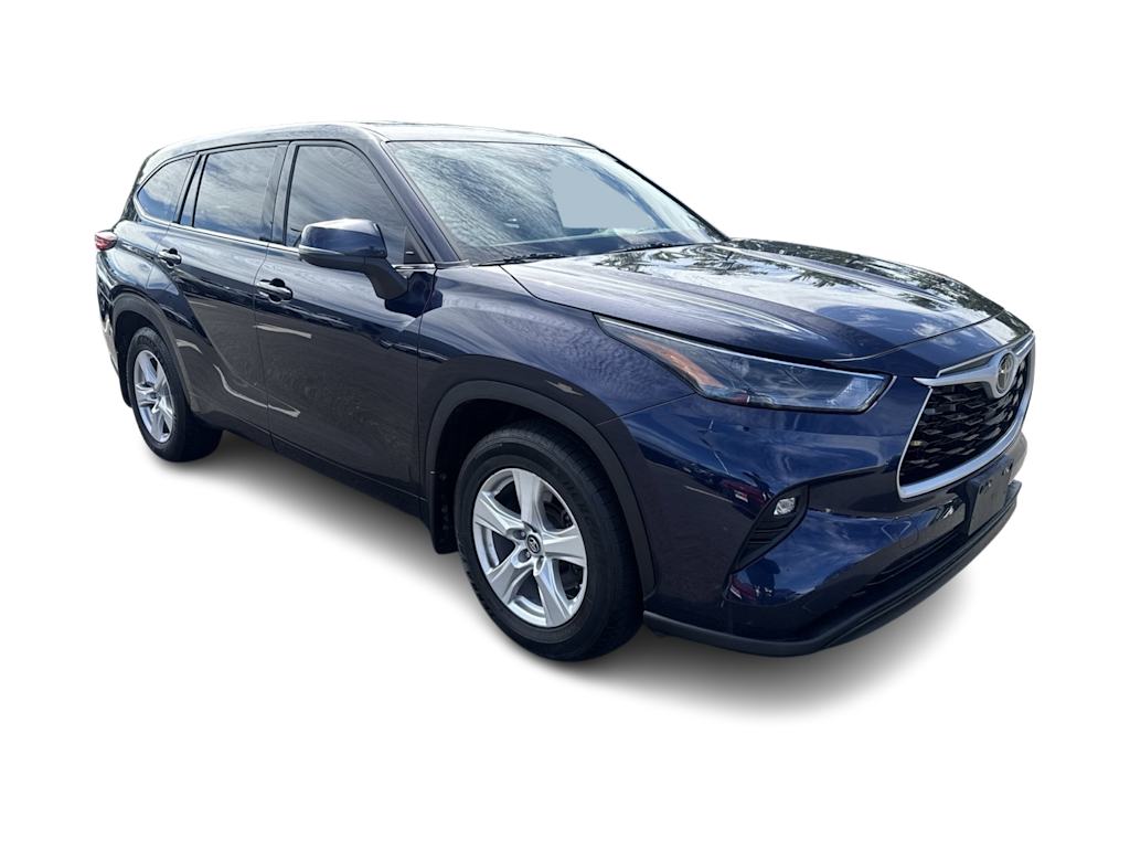 Thumbnail: 2022 Toyota Highlander - 17
