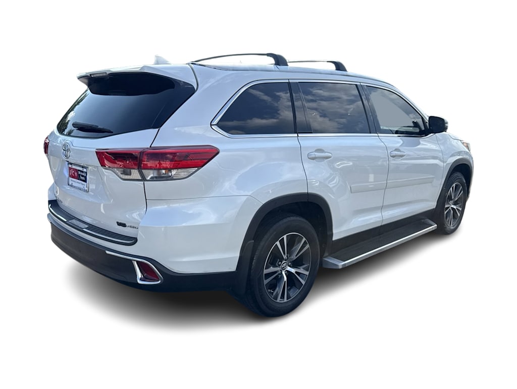 Thumbnail: 2019 Toyota Highlander - 18