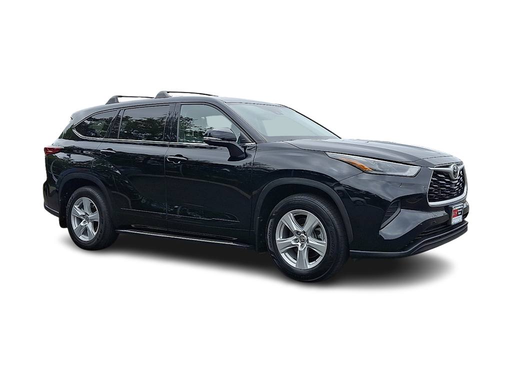 Thumbnail: 2022 Toyota Highlander - 18