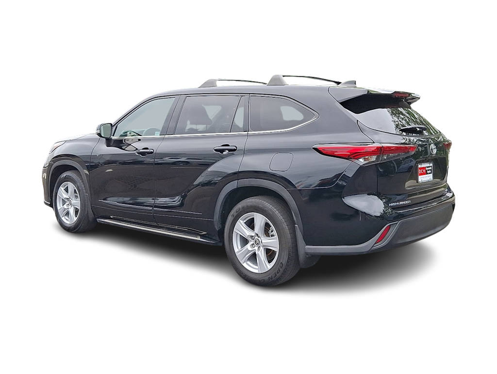 Thumbnail: 2022 Toyota Highlander - 4