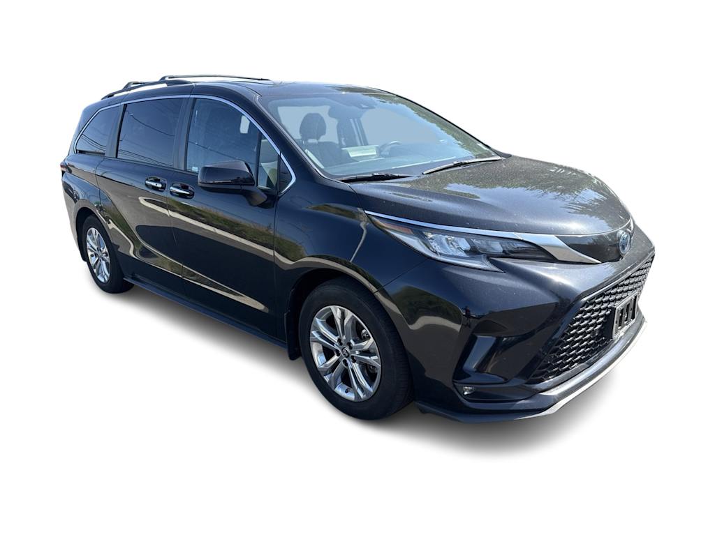 Thumbnail: 2023 Toyota Sienna - 16