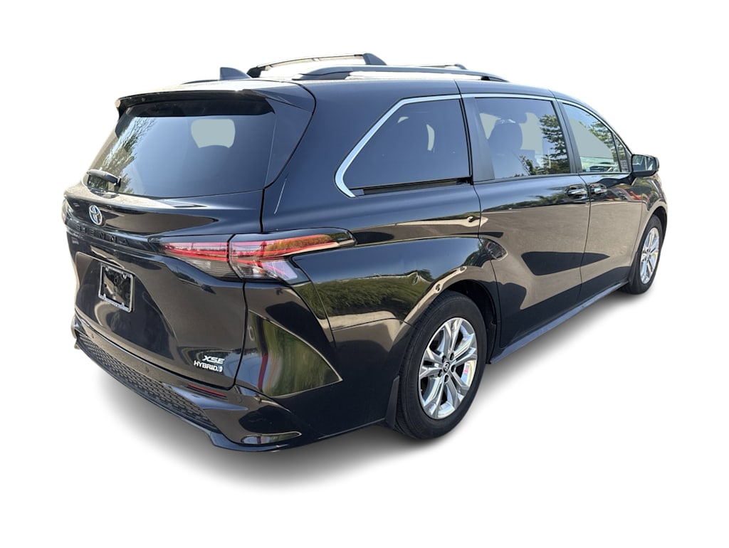 Thumbnail: 2023 Toyota Sienna - 17