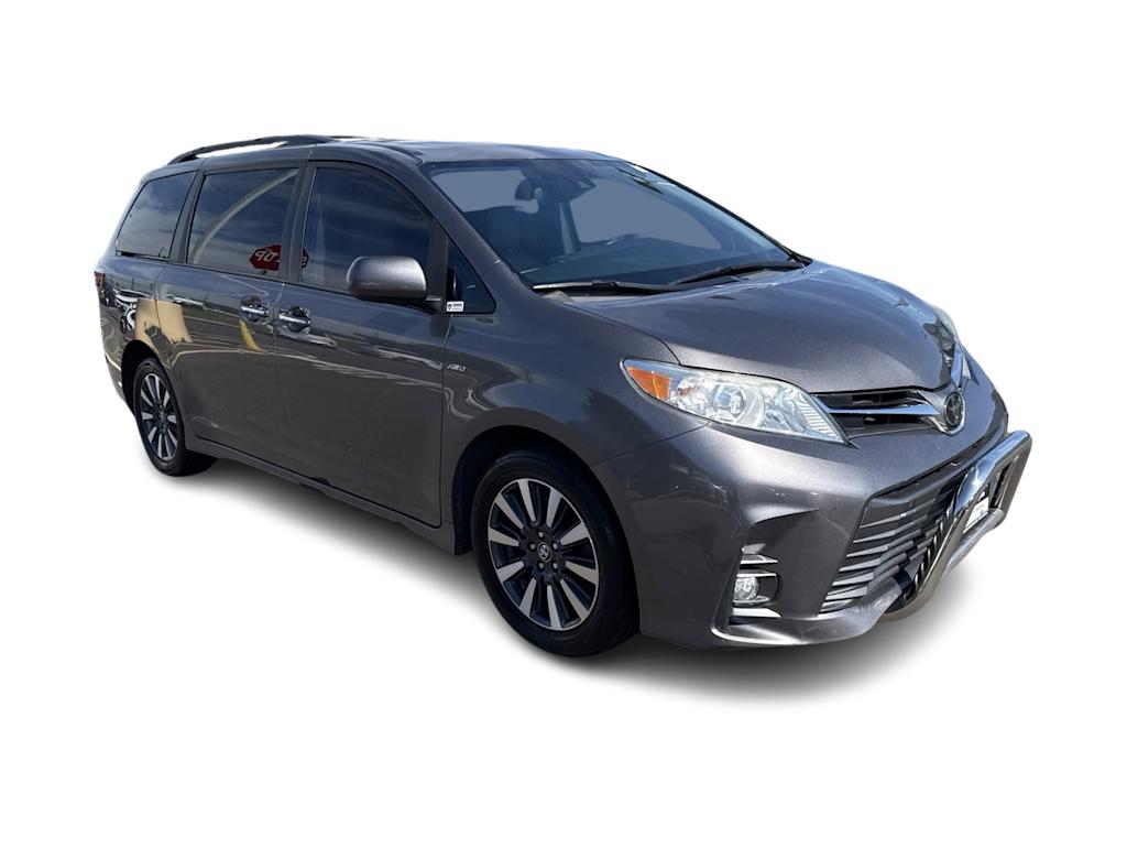 Thumbnail: 2019 Toyota Sienna - 16