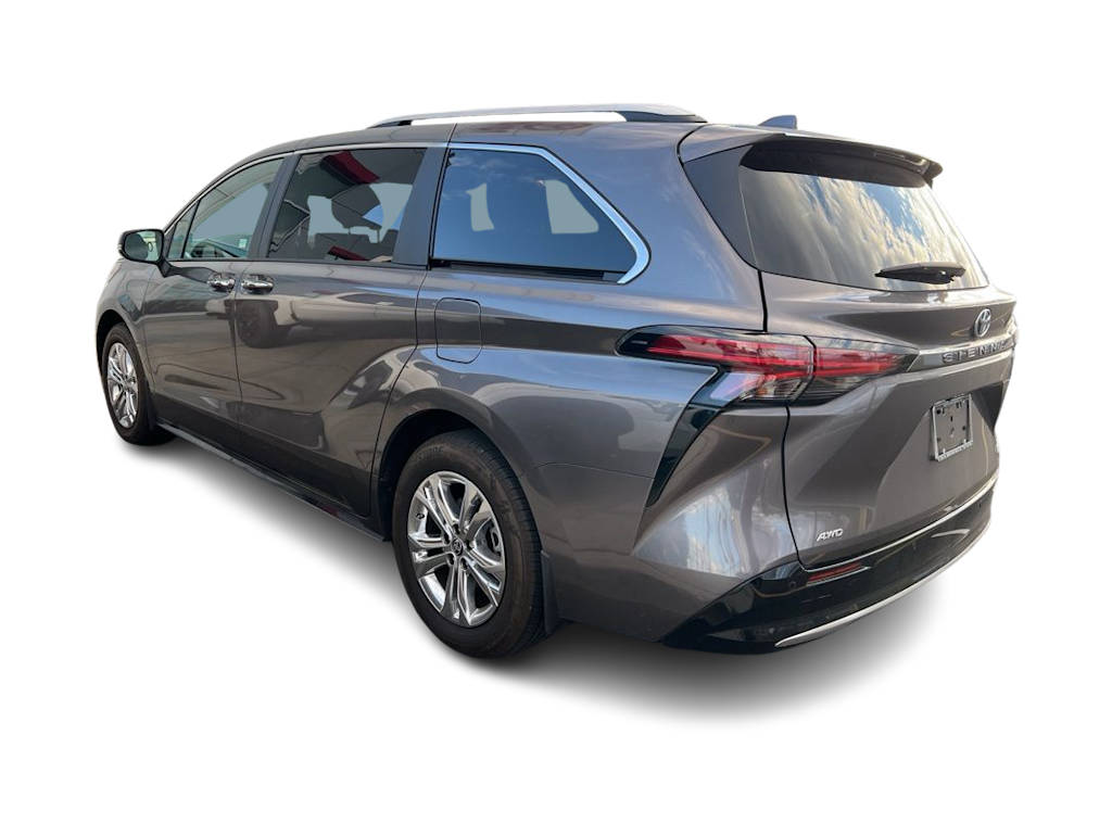 Thumbnail: 2023 Toyota Sienna - 3