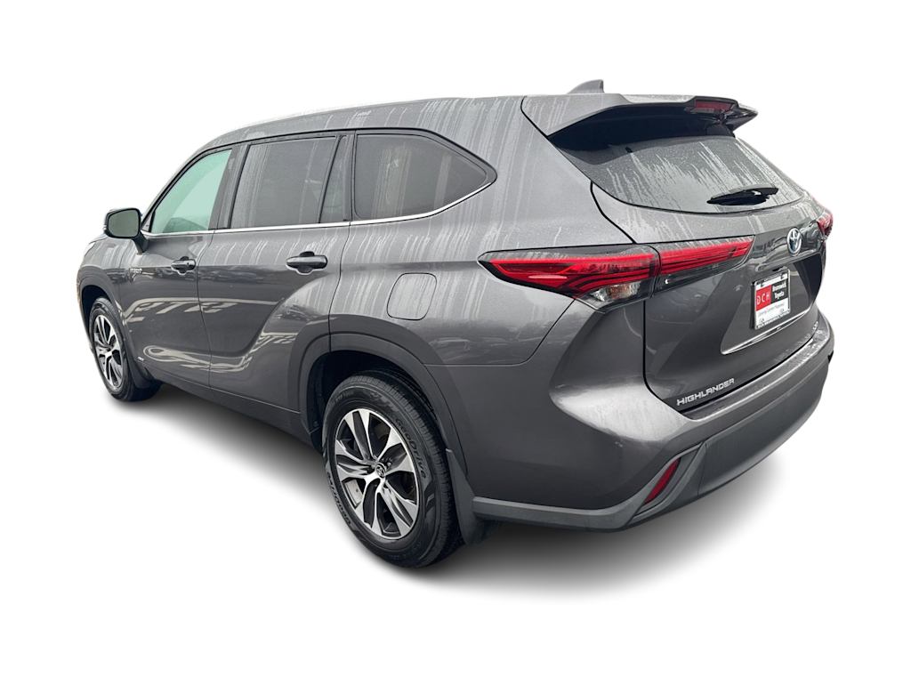 Thumbnail: 2021 Toyota Highlander - 3
