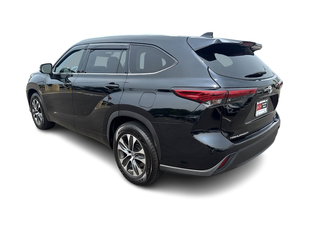 Thumbnail: 2021 Toyota Highlander - 3
