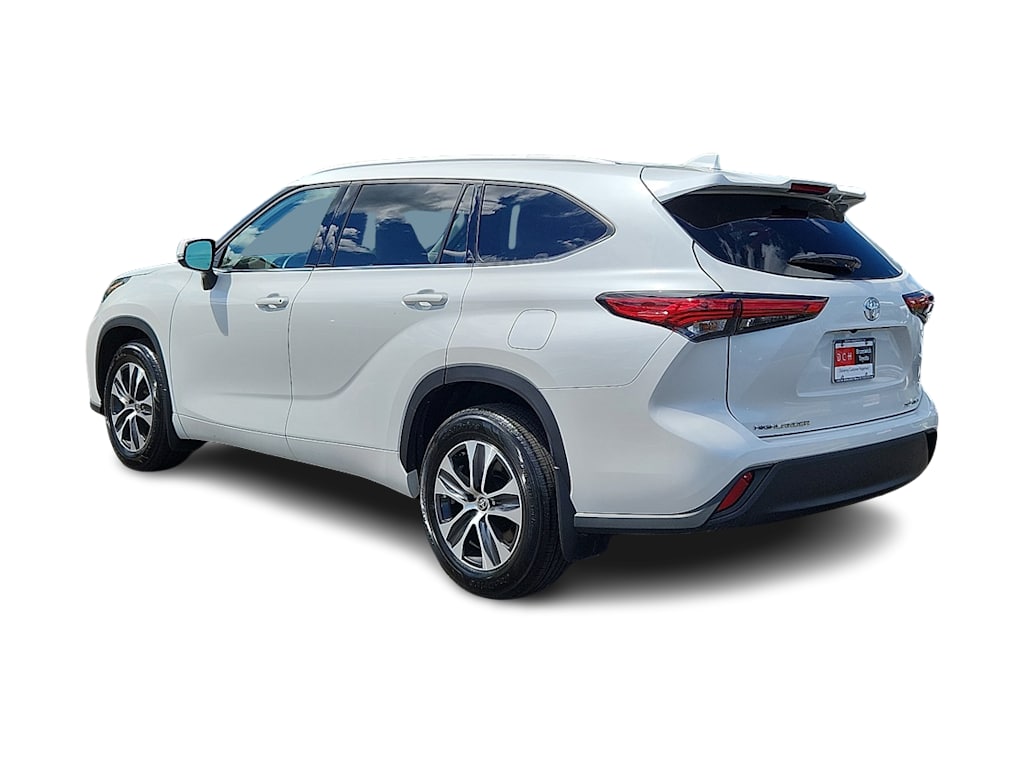 2022 Toyota Highlander XLE 4