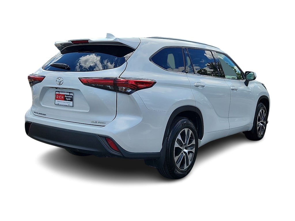 2022 Toyota Highlander XLE 18