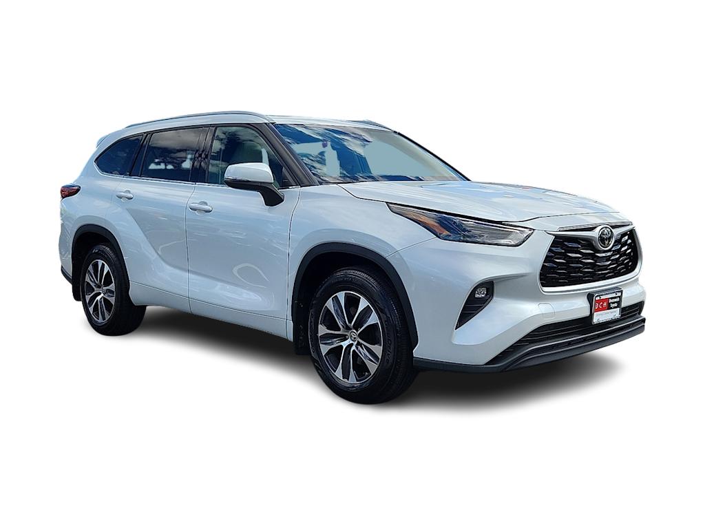 2022 Toyota Highlander XLE 17