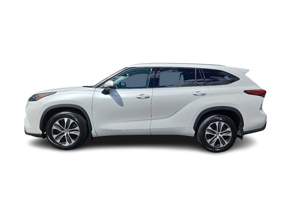 2022 Toyota Highlander XLE 3