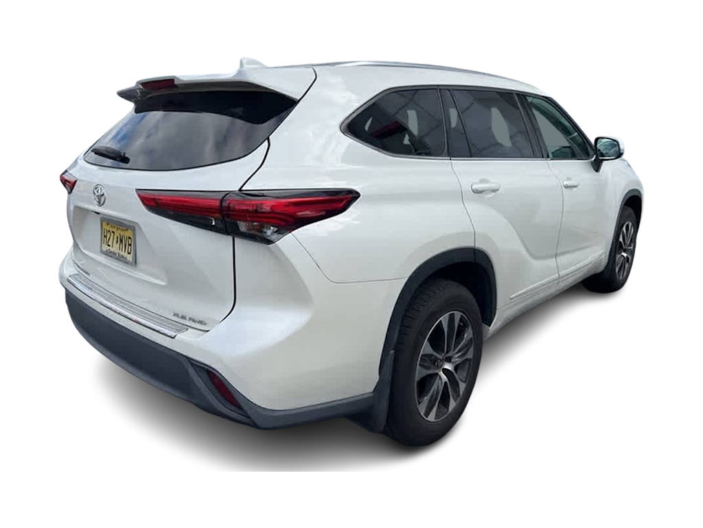 2020 Toyota Highlander XLE 8