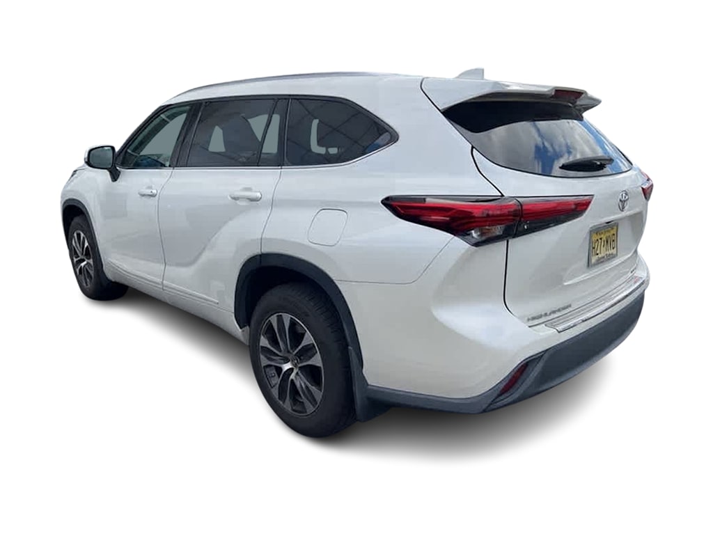 2020 Toyota Highlander XLE 2