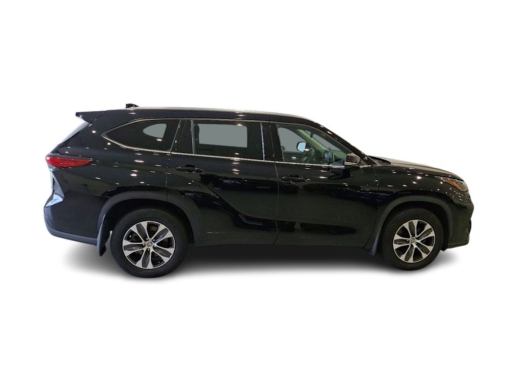 2021 Toyota Highlander XLE 16